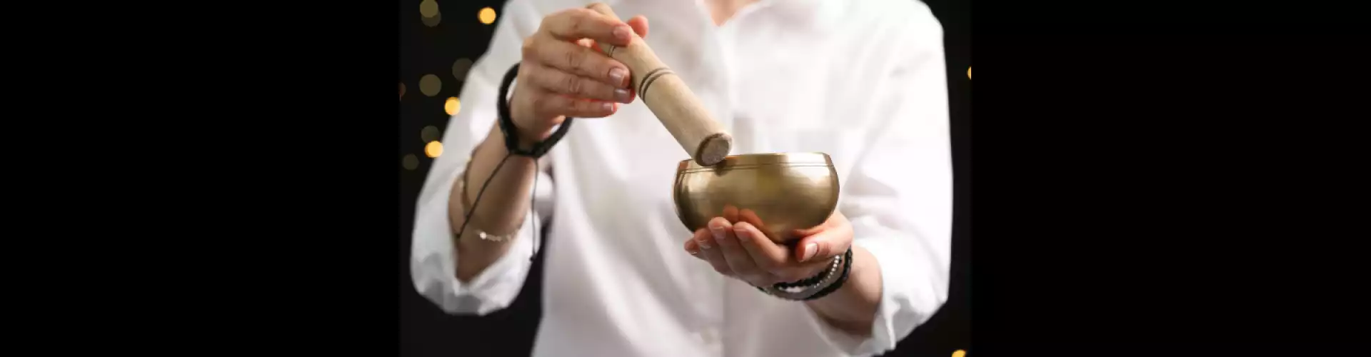 Medizinisches Qigong & Klangheilung - Online Class by Stephanie Brail