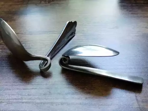 Spoonbending - Un taller sobre doblar la realidad