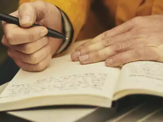 Menjelajahi Kehidupan Masa Lalu Anda Melalui Jurnal