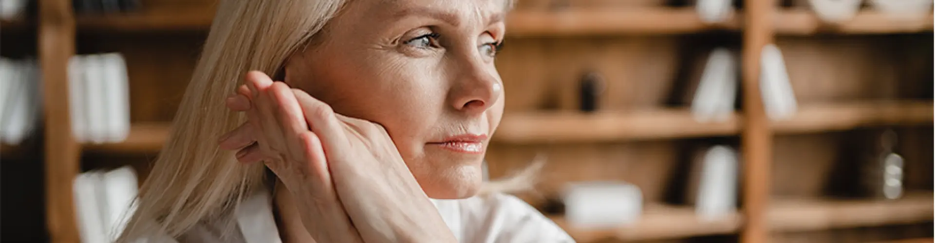 Sorozat: Egészséges hormonok – egyensúly megtalálása a perimenopauzában és azon túl - Online Class by Jess Anderson